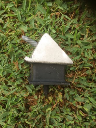 IMG_2869 Defender 90/110/130 Discovery Td5 - Apoio Apoios Motor & Caixa Transferências