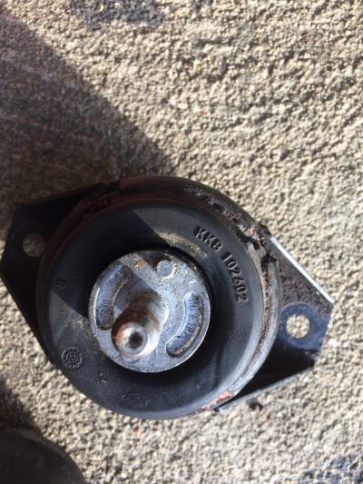 IMG_7946 Defender 90/110/130 Discovery Td5 - Apoio Apoios Motor & Caixa Transferências