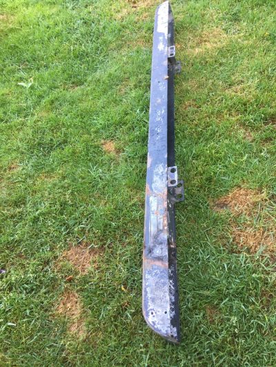 Defender 90/110/130 - Parachoques Frente