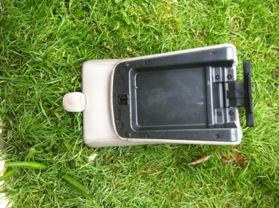 MG TF - Apoio Braço Escuro & Cinza