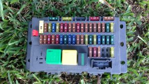 Rover 75 / MG ZT - Caixa Fusíveis & Ralés