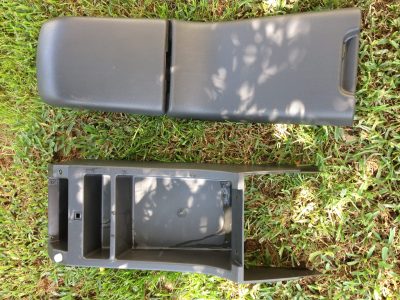 MG TF - Apoio Braço Escuro & Cinza