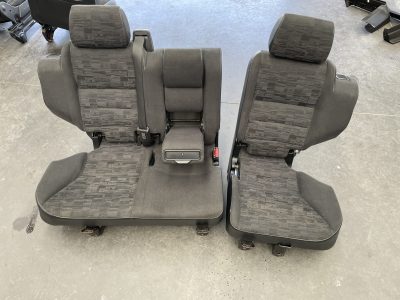IMG_9248 Discovery 2 II - Bancos Tecido Escuro 5 e 7 Lugares