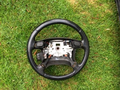 Discovery 2 II - Volante Pele Preta Perfurada