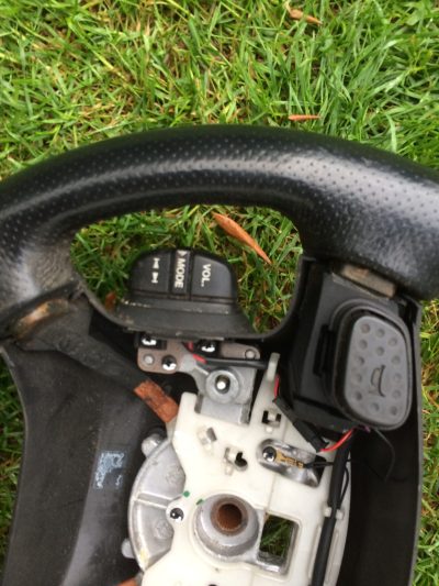 Discovery 2 II - Volante Pele Preta Perfurada