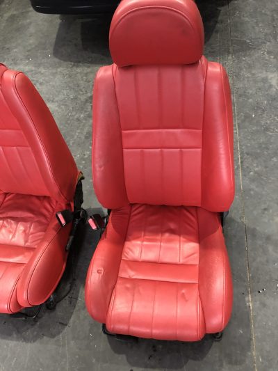 MG TF - Bancos Pele Vermelhos