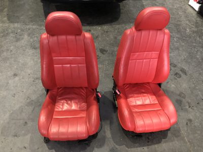 MG TF - Bancos Pele Vermelhos