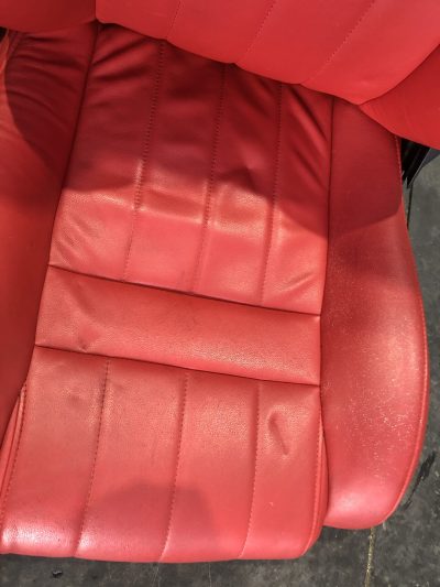 MG TF - Bancos Pele Vermelhos