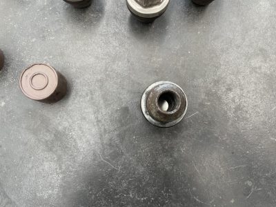 Defender 90 110 130 – Parafusos Porcas Rodas