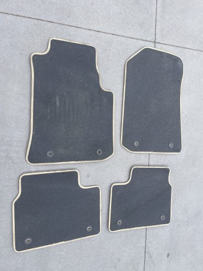 Rover 75 – 4 Tapetes Bege Carro & Carrinha Mk1