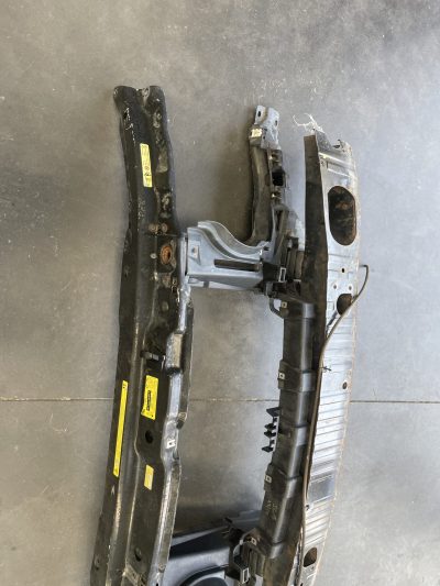 Range Rover L322 Vogue - Barra Frontal Suporte Radiadores Faróis