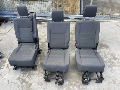 Discovery 3 III L319 – Bancos Tecido Escuros 7 Lugares