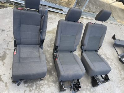 Discovery 3 III L319 – Bancos Tecido Escuros 7 Lugares