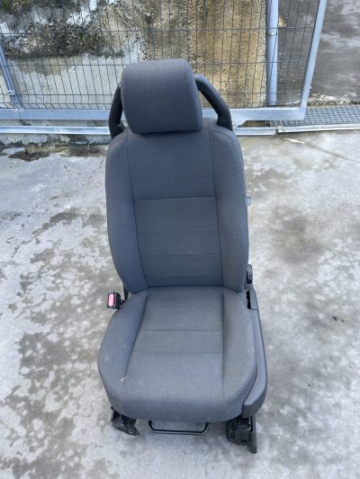 Discovery 3 III L319 – Bancos Tecido Escuros 7 Lugares