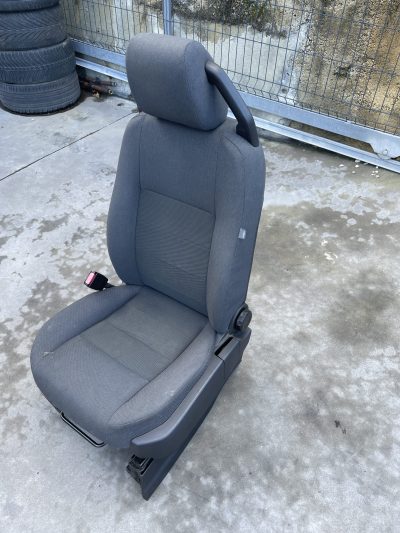 Discovery 3 III L319 – Bancos Tecido Escuros 7 Lugares