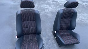 IMG_7980 MG ZTT – Bancos Pele & Tecido Quadrados Vermelhos Carrinha