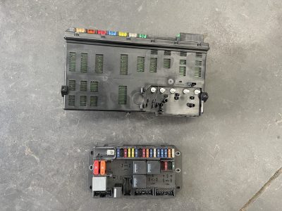 Range Rover L322 - Caixa Fusíveis & Ralés