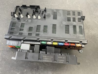 Range Rover L322 - Caixa Fusíveis & Ralés