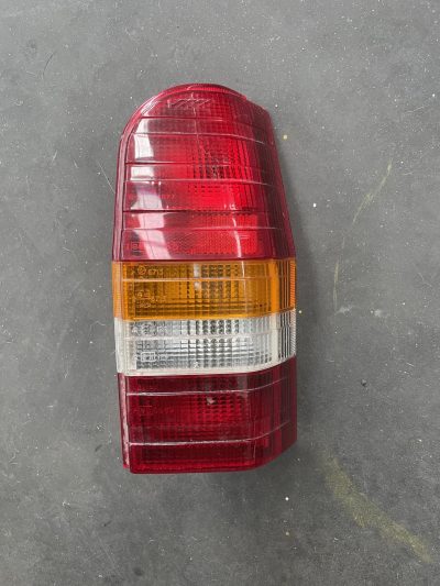 MG Austin Montego - Farolim Traseiro