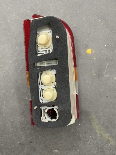 MG Austin Montego - Farolim Traseiro