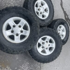 Defender 90 110 130 - Jantes 16'' Boost c/ Pneus