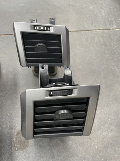 Range Rover L320 – Grelhas Ventilação Tablier