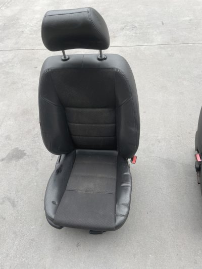 Jaguar X Type – Bancos Pele & Tecido Escuro Preto Carrinha