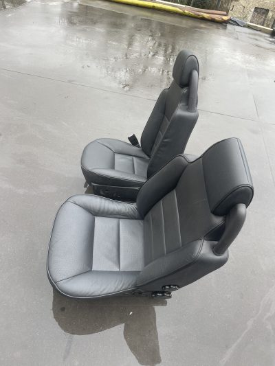 Discovery 2 II - Bancos Pele Escuros Manuais p/ 5 & 7 Lugares