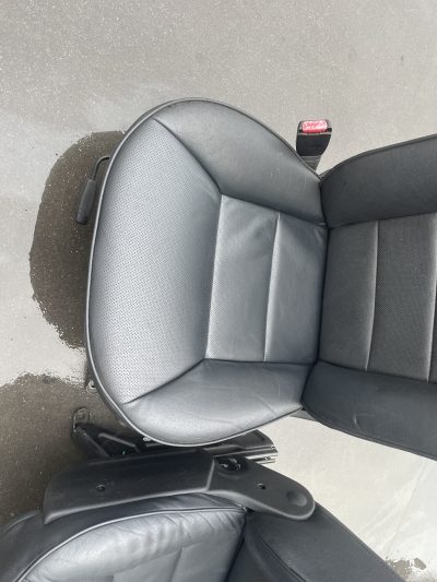 Discovery 2 II - Bancos Pele Escuros Manuais p/ 5 & 7 Lugares