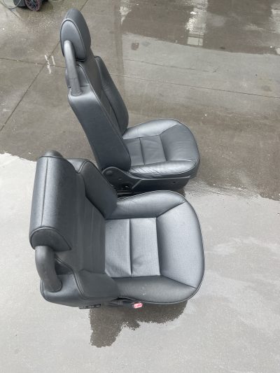 Discovery 2 II - Bancos Pele Escuros Manuais p/ 5 & 7 Lugares