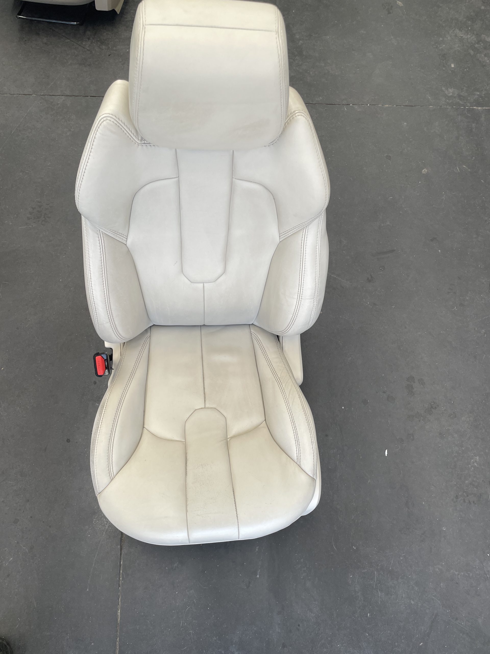 Range Rover Evoque L538 – Banco Condutor Pele Bege Elétricos